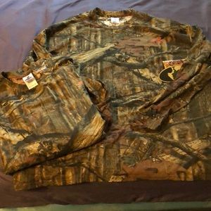 2 mossy oak long sleeve tees. Size 2xl. New.